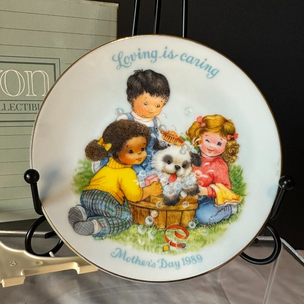 Vintage AVON Mother’s Day Plate – 1989 “Loving is Caring” Collectible